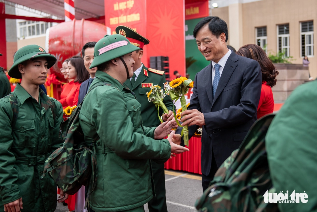 nhập ngũ - Ảnh 6.