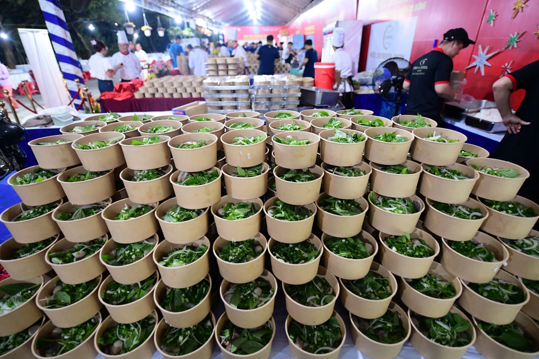 Đem phở ngon đến với Bàu Bàng - Ảnh 2.