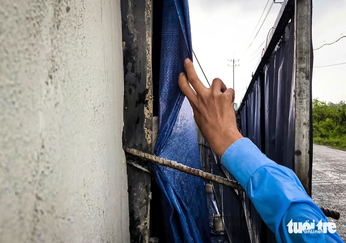 Cận ngày thông xe, tường chắn nhánh cầu vành đai 3 TP.HCM phải dỡ ra để thi công lại - Ảnh 11.