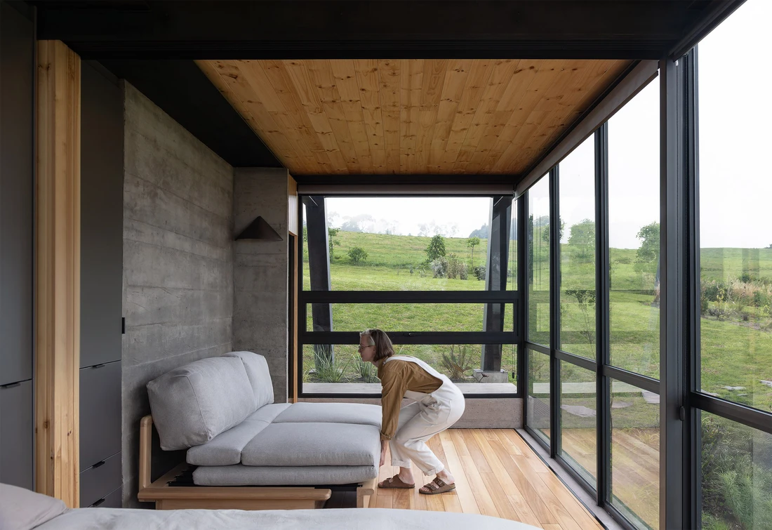 Ngôi nhà 'nổi' trên thảo nguyên - Ảnh 13.