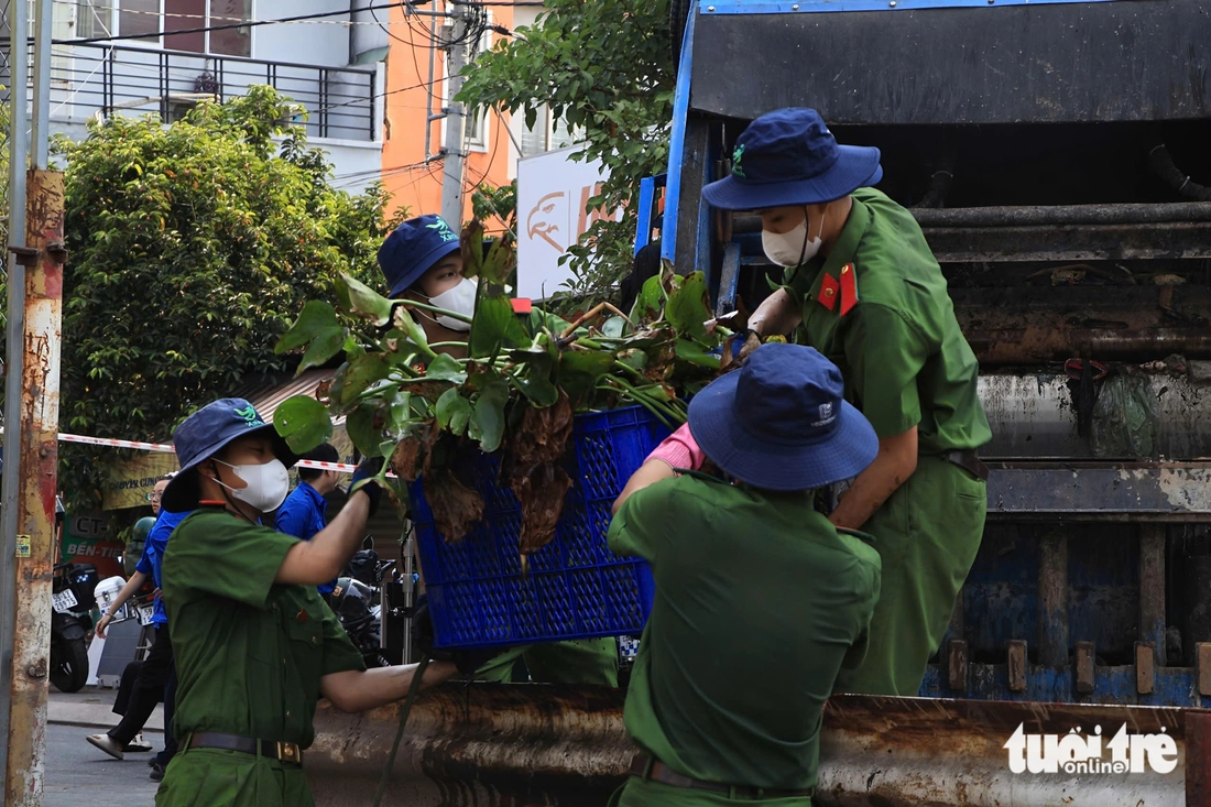 vớt rác - Ảnh 6.