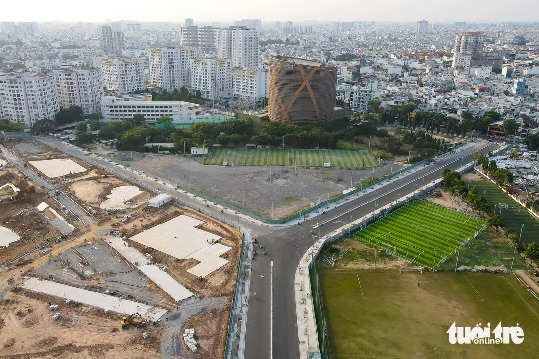 'Lộ diện' 5 đường xuyên khu trường đua Phú Thọ, 2 đường chính sắp thông xe - Ảnh 1.