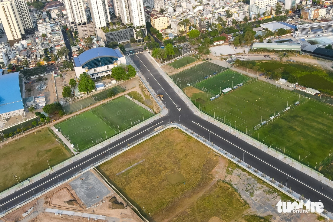 'Lộ diện' 5 đường xuyên khu trường đua Phú Thọ, 2 đường chính sắp thông xe - Ảnh 5.