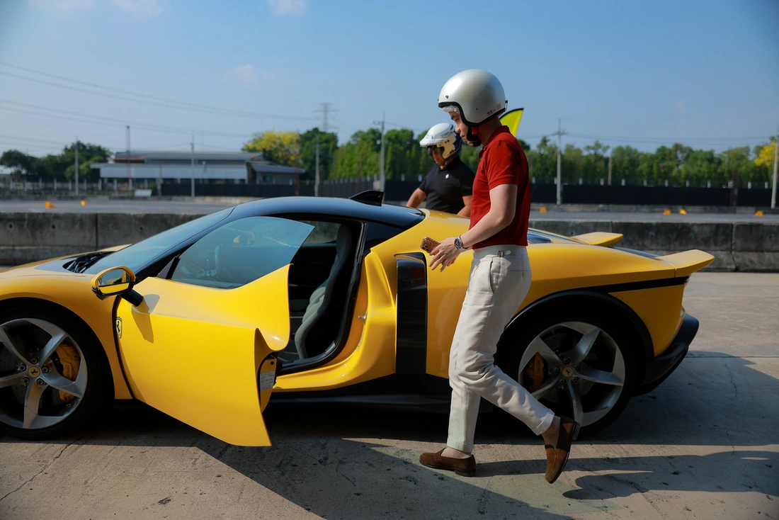 Lái Ferrari 849 Testarossa mới hiểu vì sao có người sẵn sàng đổi penthouse lấy 'ngựa chồm nước Ý' - Ảnh 2.