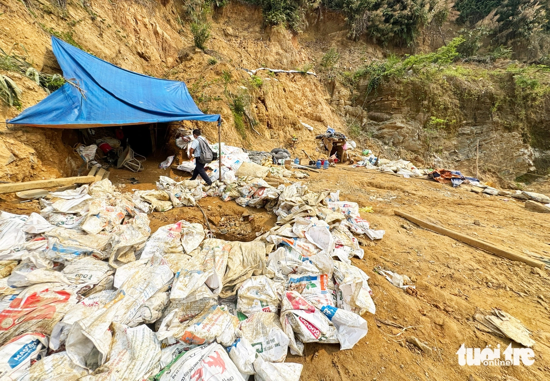 bãi vàng trái phép - Ảnh 1.