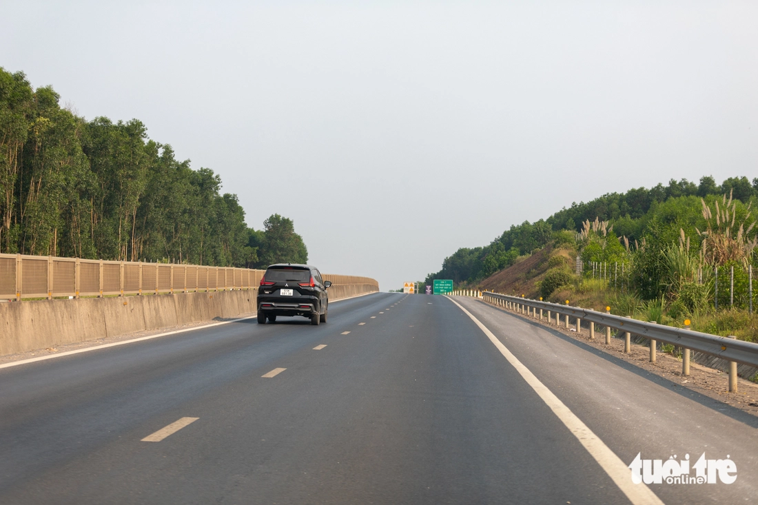 cao tốc Cam Lộ - La Sơn - Ảnh 9.