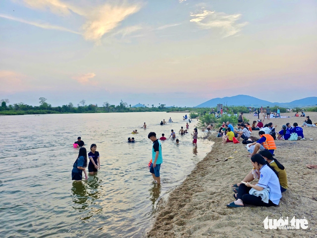 Bãi biển trên núi - Ảnh 4.