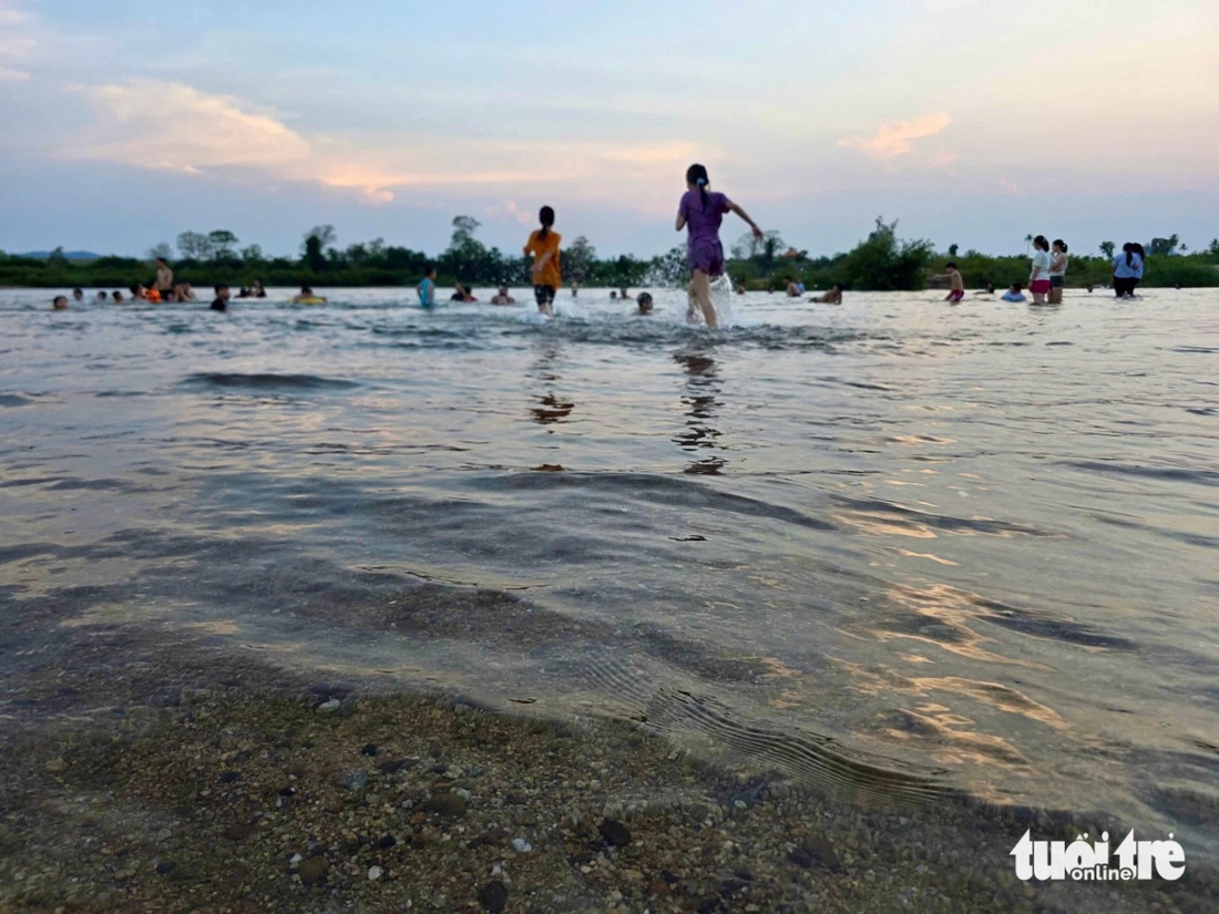 Bãi biển trên núi - Ảnh 6.