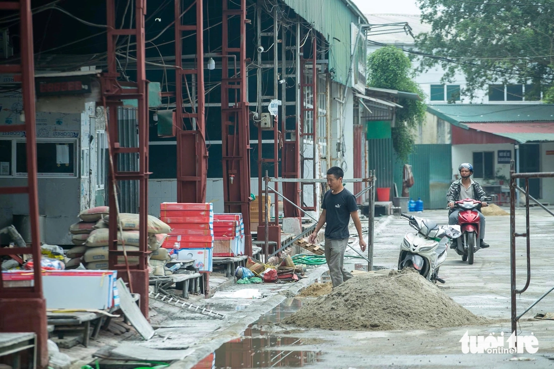 Cận cảnh lò mổ Vạn Phúc, nơi cho 'ra lò' 300 tấn thịt heo bệnh tuồn ra chợ, bếp ăn trường học - Ảnh 7.