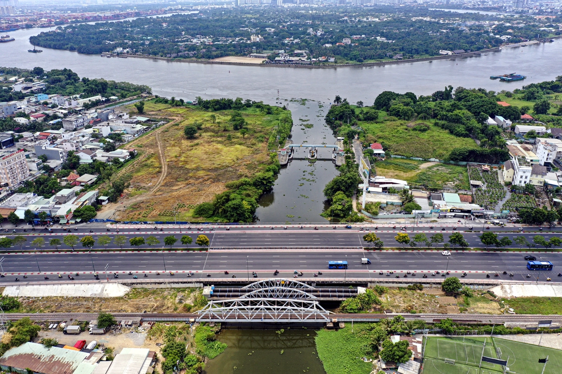 đất vàng - Ảnh 2.