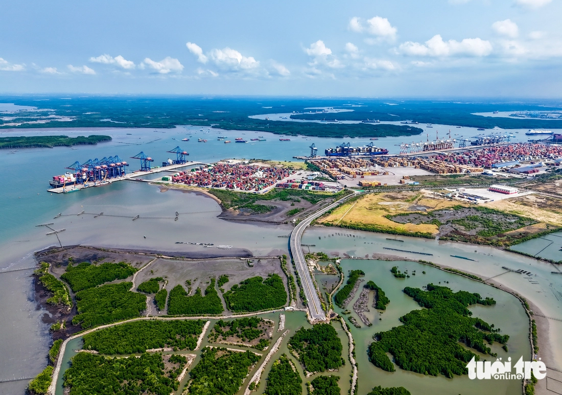 Flycam trên cù lao Phú Long ngắm toàn cảnh vị trí xây cảng container Cái Mép Hạ 50.200 tỉ đồng - Ảnh 10.