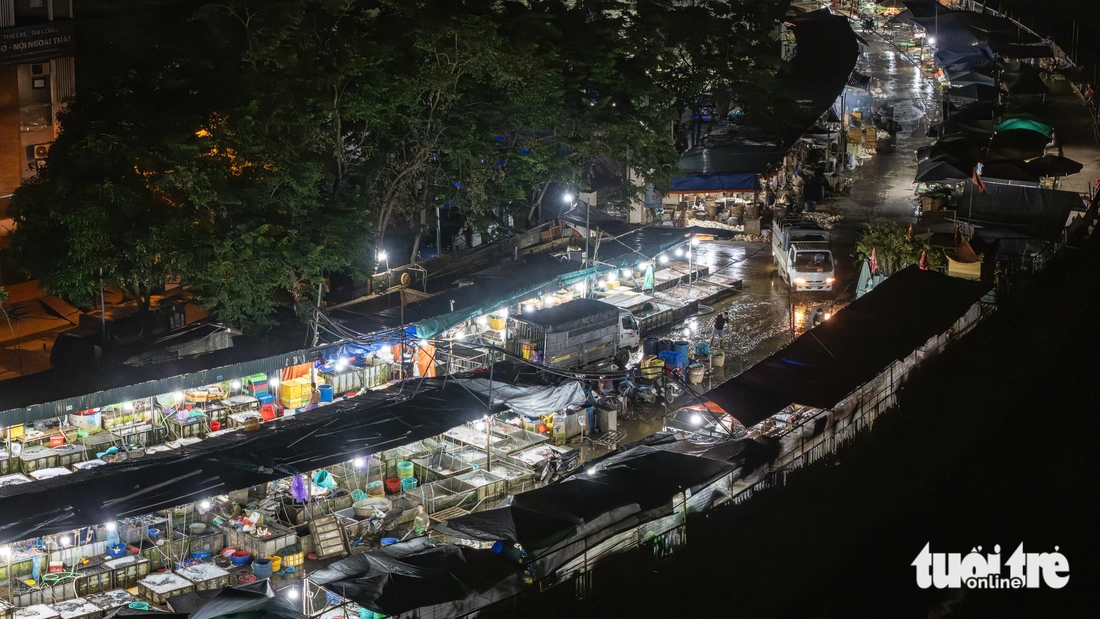 Kênh La Khê bị lấn chiếm ra sao khiến Bí thư Hà Nội chỉ đạo 'xử lý nghiêm, không nể nang'? - Ảnh 3.