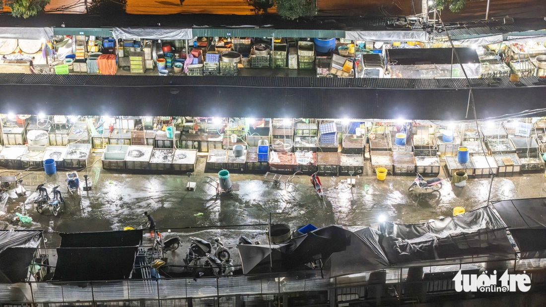 Kênh La Khê bị lấn chiếm ra sao khiến Bí thư Hà Nội chỉ đạo 'xử lý nghiêm, không nể nang'? - Ảnh 4.