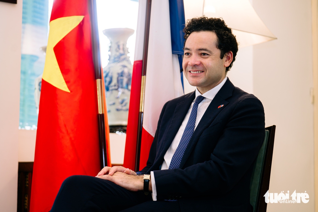 Những hình ảnh lạ mà quen của TP.HCM và Lyon  - Ảnh 2.