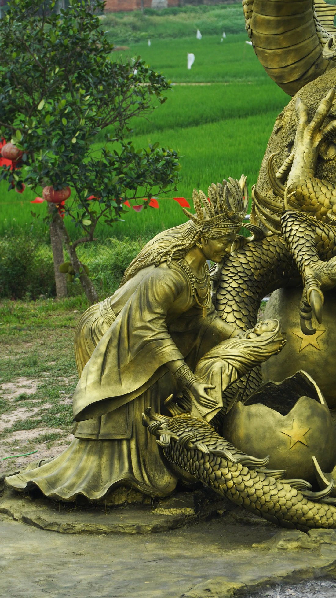 9X tạc tượng 25 tấn kể chuyện Lạc Long Quân - Âu Cơ dịp Giỗ Tổ Hùng Vương - Ảnh 5.