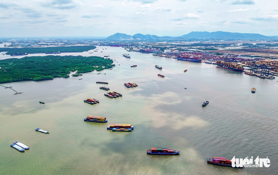 Dấu ấn 50 năm thành phố mang tên Bác: Siêu cảng Cần Giờ vươn ra thế giới - Ảnh 3.