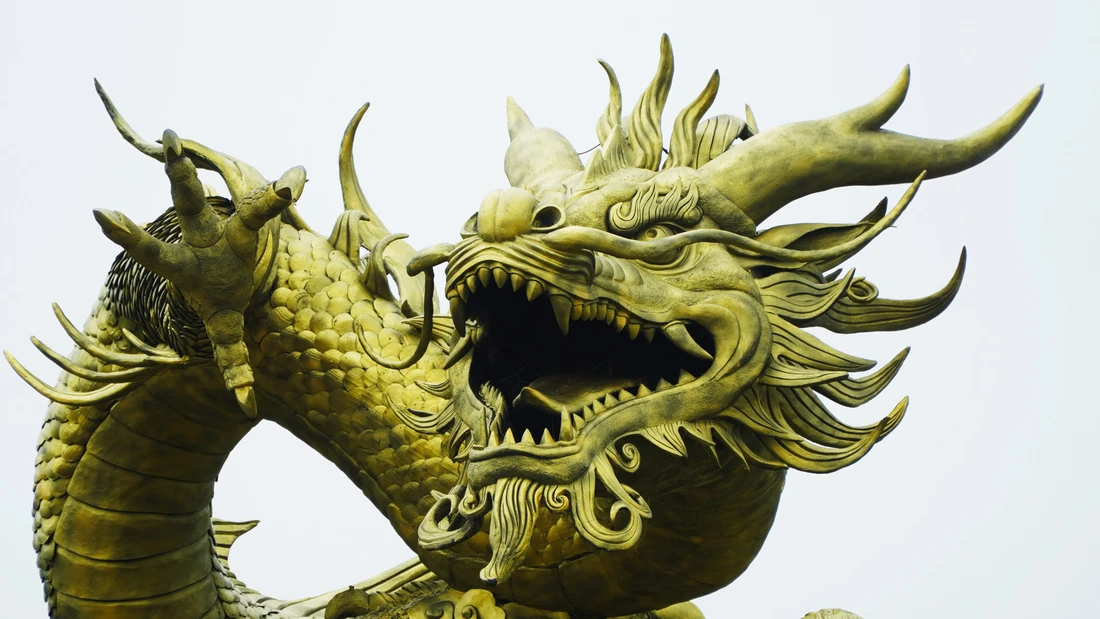 9X tạc tượng 25 tấn kể chuyện Lạc Long Quân - Âu Cơ dịp Giỗ Tổ Hùng Vương - Ảnh 2.