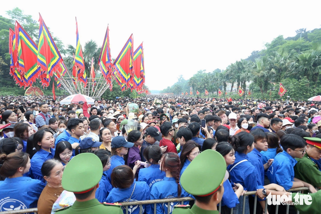 Tổng Bí thư, Chủ tịch nước Tô Lâm dâng hương giỗ Tổ Hùng Vương - Ảnh 8.
