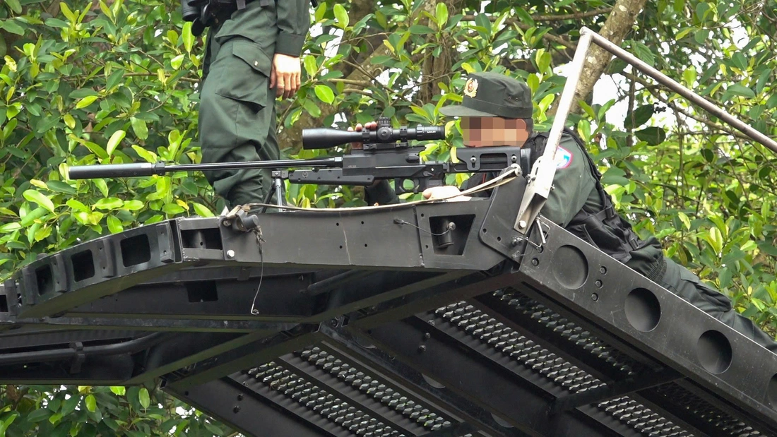 Công an, quân đội, đoàn thanh niên 'căng mình' đảm bảo an ninh, an toàn ngày giỗ Tổ - Ảnh 3.