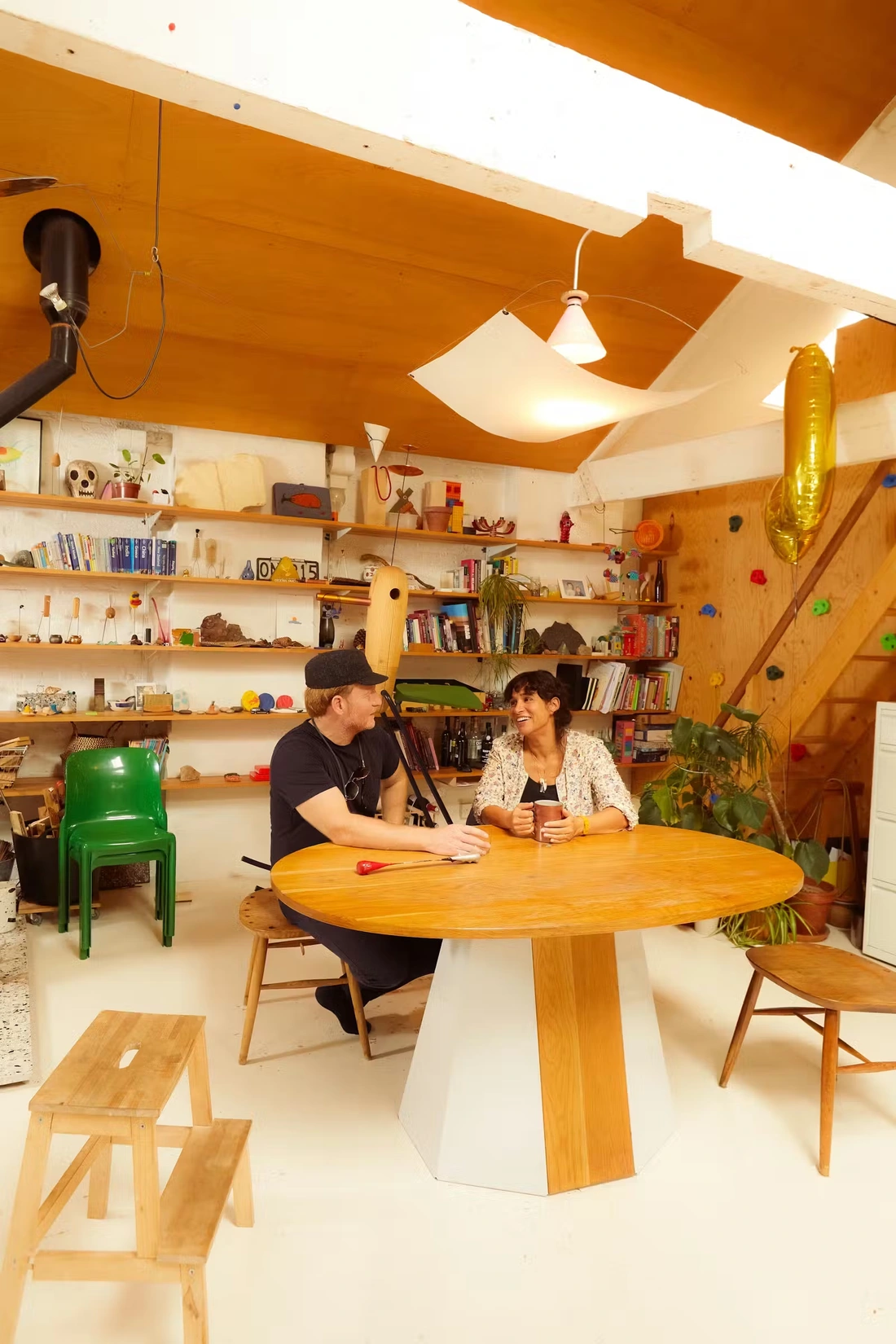 Họ đã biến nhà xưởng thành tổ ấm như thế nào? - Ảnh 12.