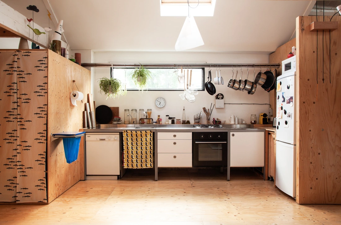 Họ đã biến nhà xưởng thành tổ ấm như thế nào? - Ảnh 10.