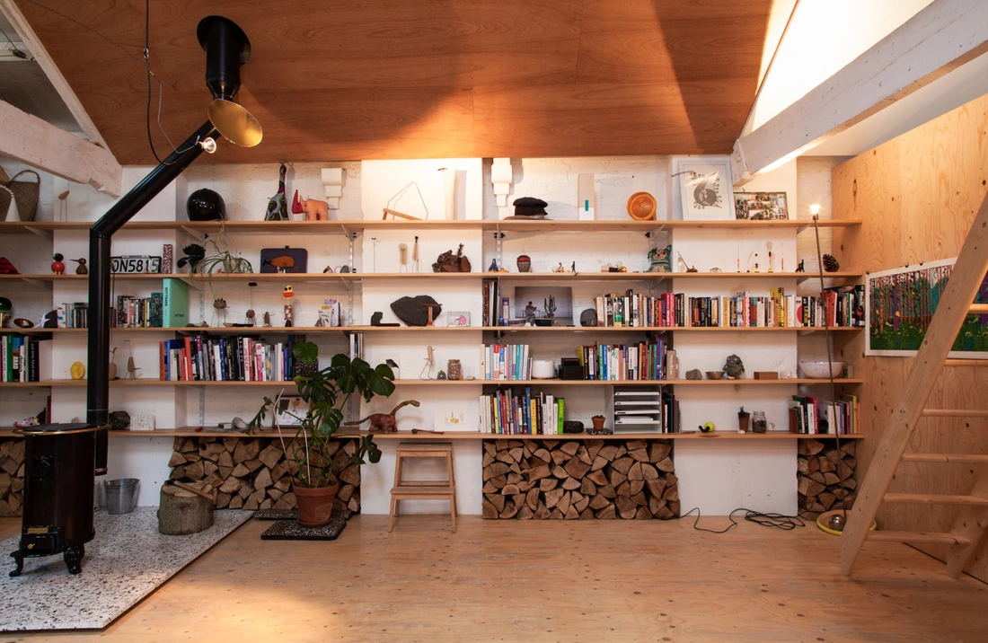 Họ đã biến nhà xưởng thành tổ ấm như thế nào? - Ảnh 3.