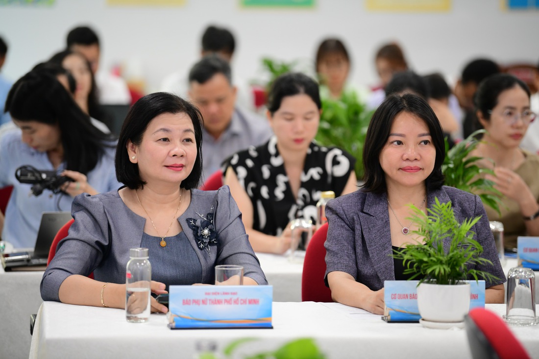 Báo chí - Ảnh 9.