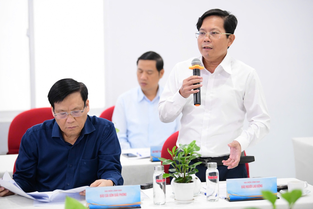 Báo chí - Ảnh 12.