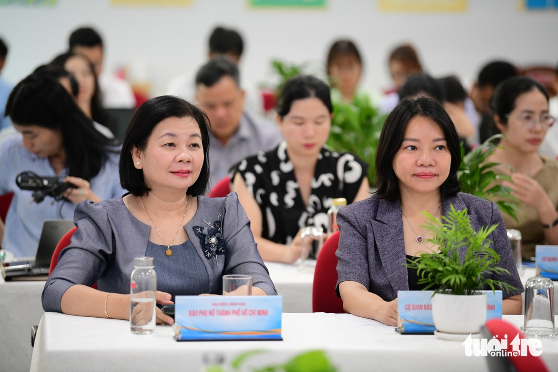 Sẽ cắt giảm nhiều thủ tục hành chính, tạo điều kiện để báo chí phát triển - Ảnh 7.