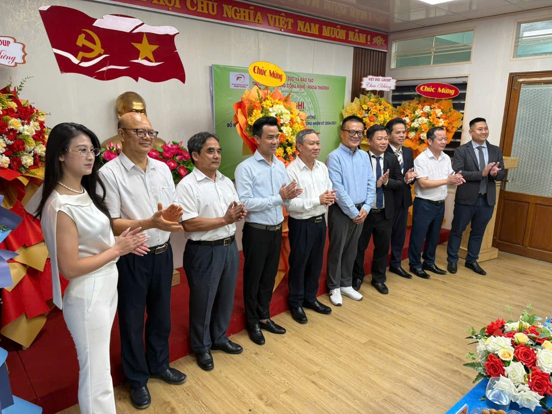 Hội đồng trường - Ảnh 1.