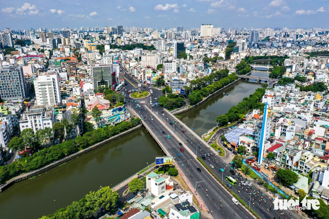 vòng xoay - Ảnh 4.