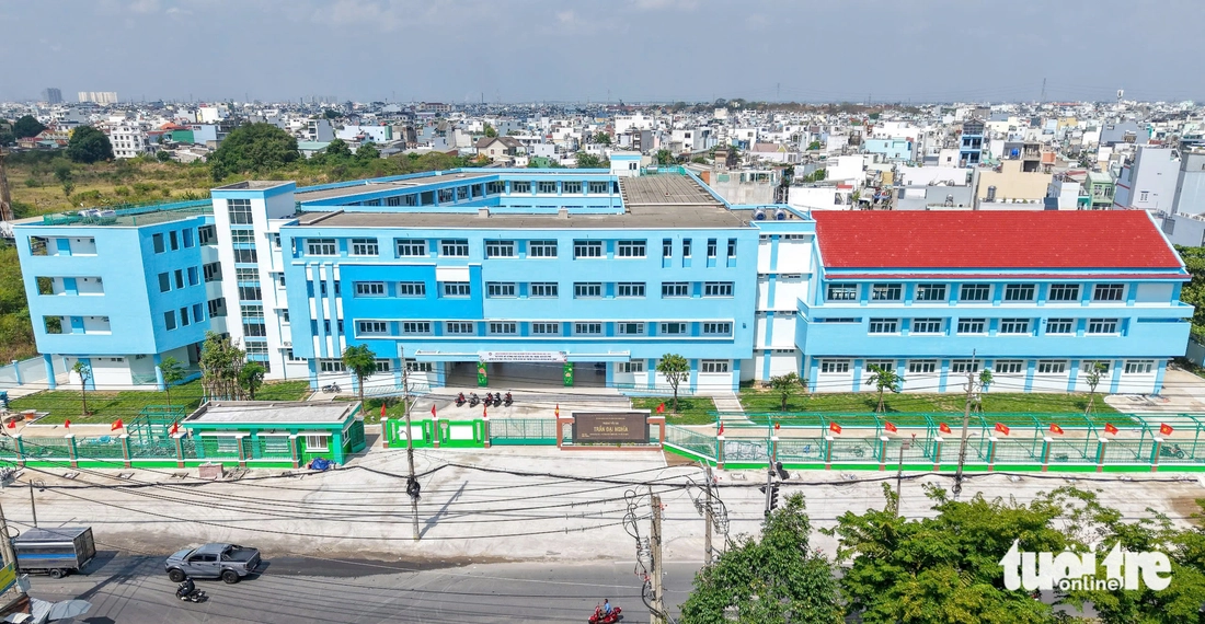 Cao điểm '100 ngày đêm hoàn thành 1.000 phòng học’ tại TP.HCM - Ảnh 11.
