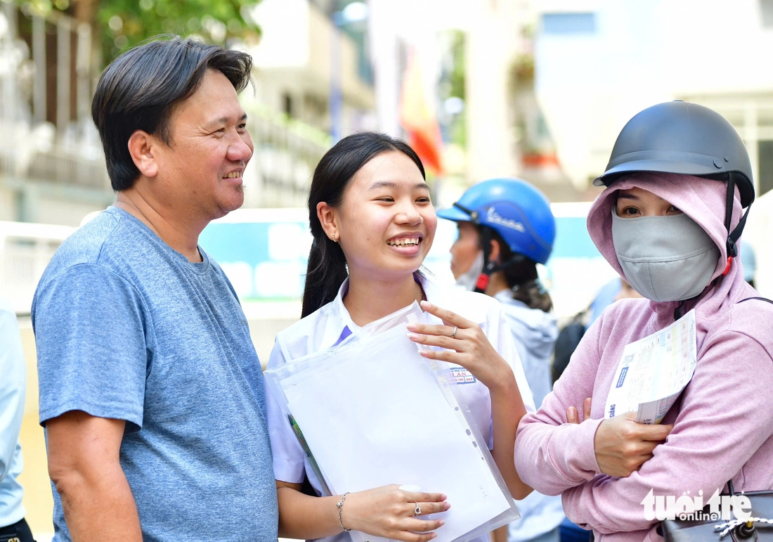 Đề văn Phổ thông Năng khiếu chạm nỗi lo lớn của giới trẻ: Chọn sao để không hối tiếc? - Ảnh 3.