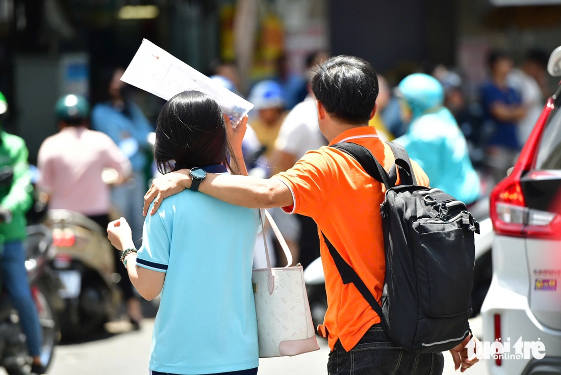 Đề văn Phổ thông Năng khiếu chạm nỗi lo lớn của giới trẻ: Chọn sao để không hối tiếc? - Ảnh 7.
