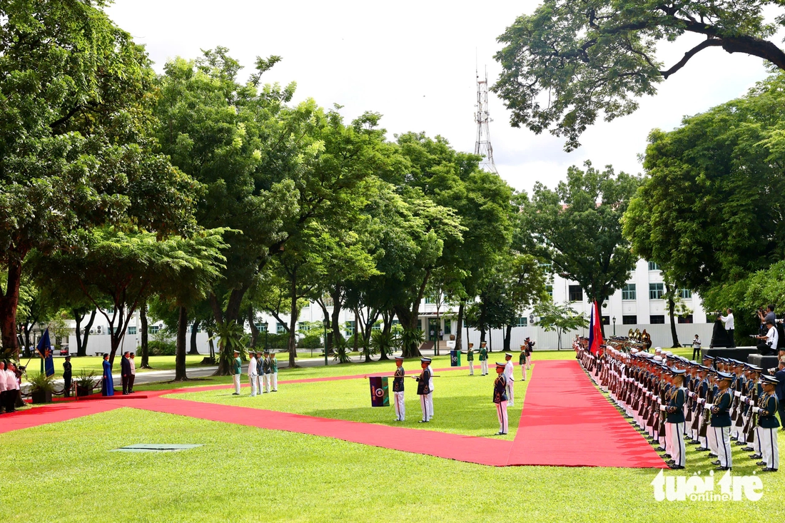 Philippines đón trọng thể Tổng Bí thư, Chủ tịch nước Tô Lâm với 21 loạt đại bác chào mừng - Ảnh 2.