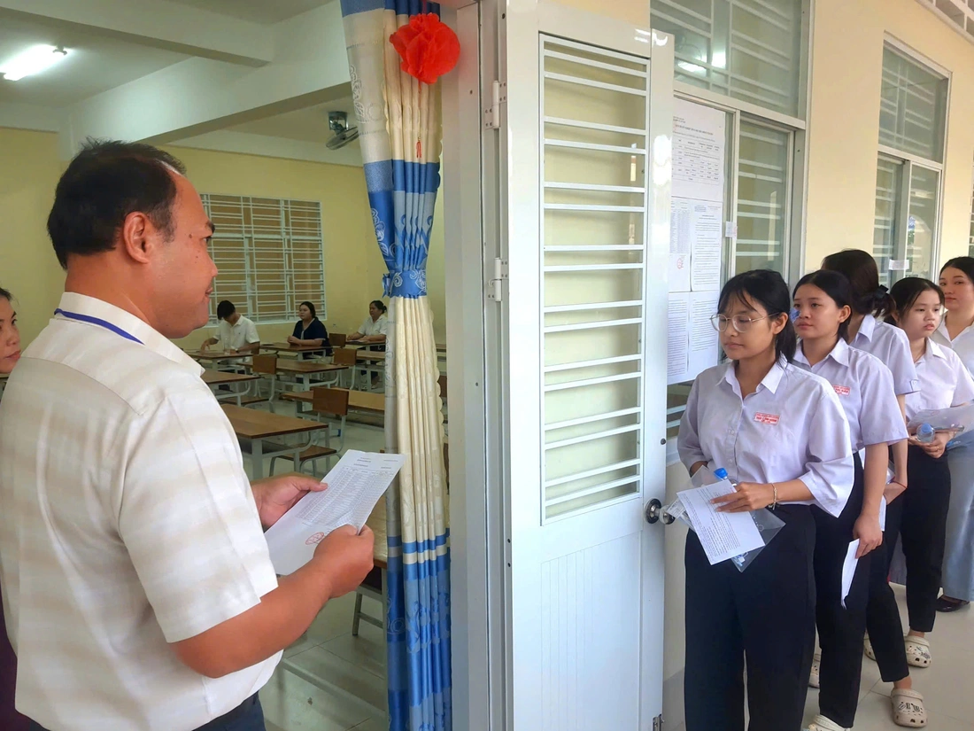 thi tốt nghiệp - Ảnh 10.