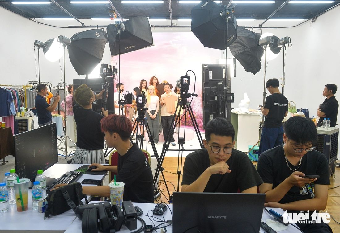 Livestream 'Tiếp sức hoa mặt trời': 26.000 sản phẩm đã được chốt, thêm nhiều nhãn hàng tham gia - Ảnh 12. ước mơ của Thúy - Ảnh 9.