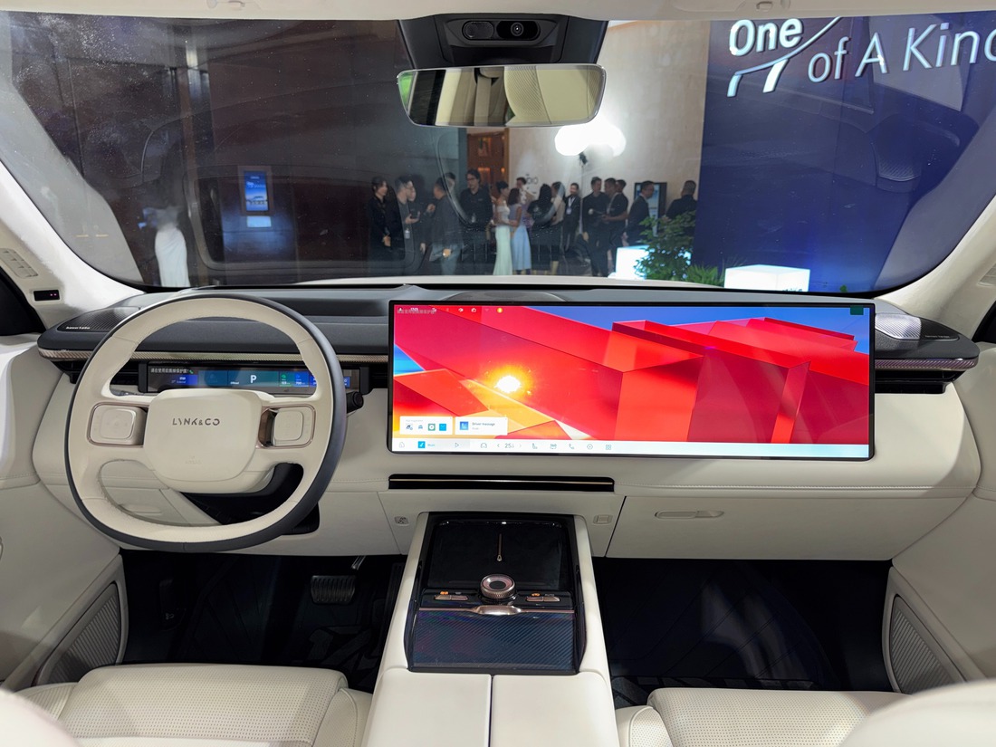 Lynk & Co 900 ra mắt Việt Nam: Giá 3,069 tỉ, không xăng chạy 170km, hai màn 30inch - Ảnh 6.