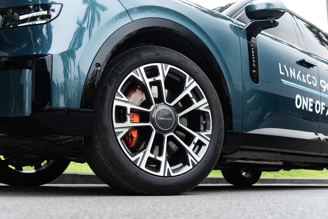 Lynk & Co 900 ra mắt Việt Nam: Giá 3,069 tỉ, không xăng chạy 170km, hai màn 30inch - Ảnh 18.