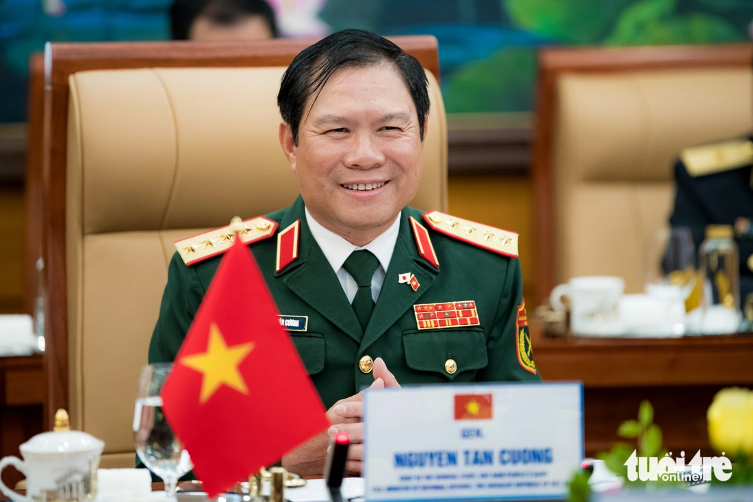 Đại tướng Nguyễn Tân Cương hội đàm với Tham mưu trưởng Liên quân Nhật Bản - Ảnh 5.