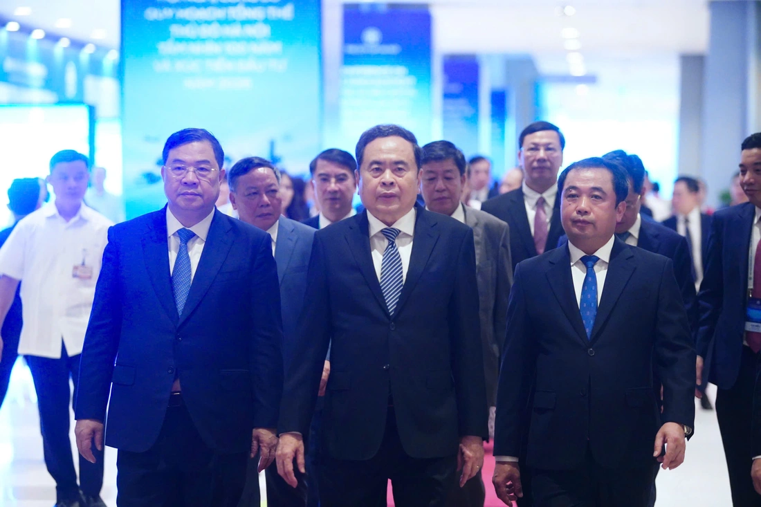 Công bố Quy hoạch thủ đô Hà Nội tầm nhìn 100 năm và đầu tư năm 2026 - Ảnh 1.