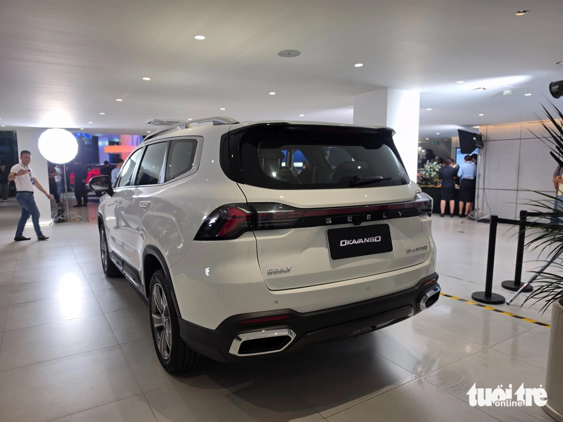 Geely Okavango ra mắt Việt Nam: Giá từ 739 triệu, rẻ hơn Toyota Corolla Cross dù rộng hơn Santa Fe - Ảnh 13.