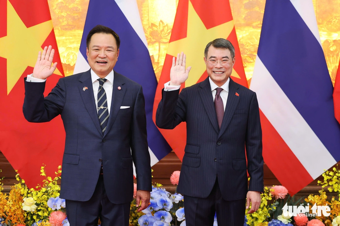 Lễ đón Thủ tướng Thái Lan Anutin Charnvirakul lần đầu tiên thăm Việt Nam - Ảnh 1.
