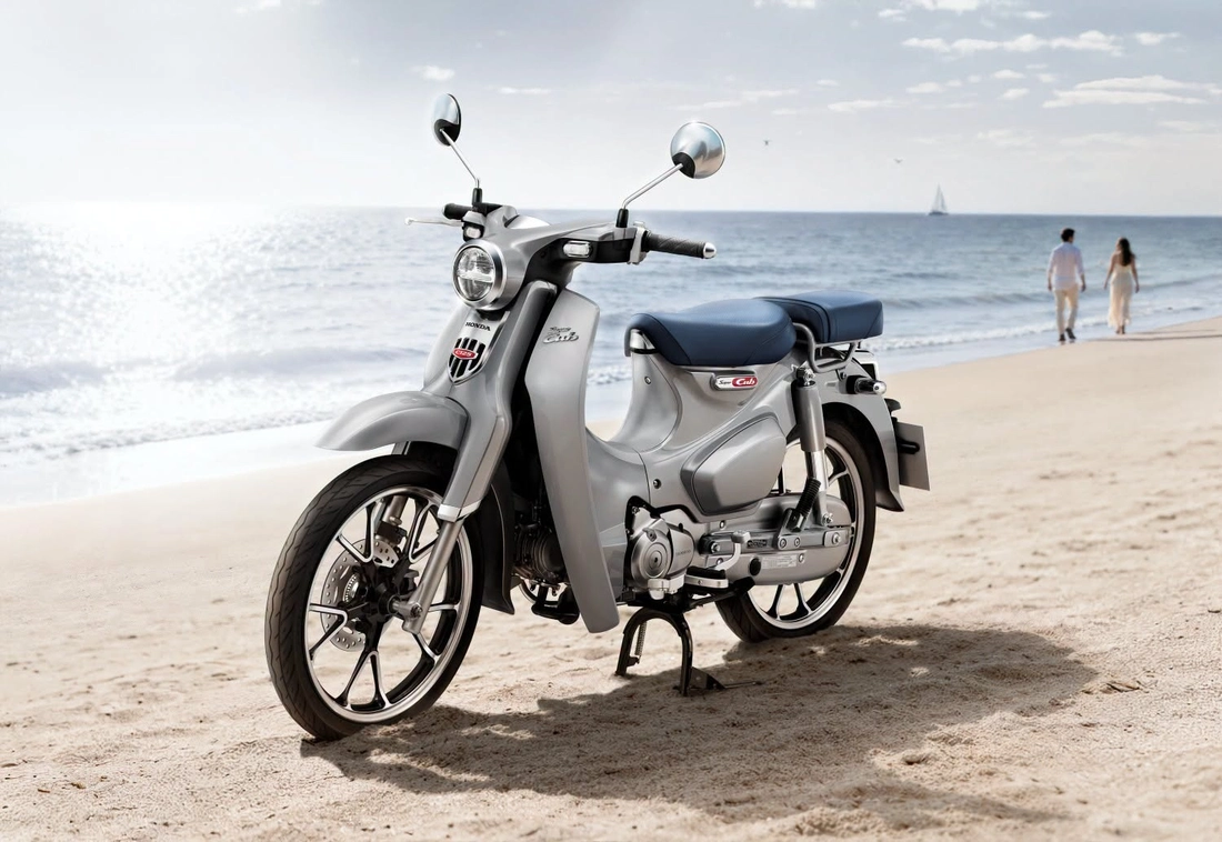 Honda Super Cub có bản mới bắt mắt hơn, phanh ABS, dùng được xăng sinh học - Ảnh 1.