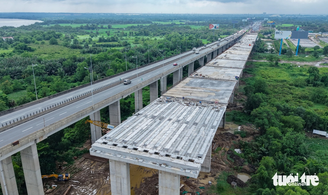 Xuyên ngày đêm thi công ở cầu Long Thành 2 - Ảnh 4.