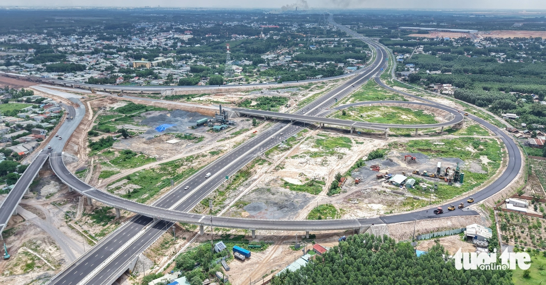  Cao tốc Bến Lức - Long Thành sắp thông toàn tuyến sau 12 năm chờ đợi - Ảnh 10.