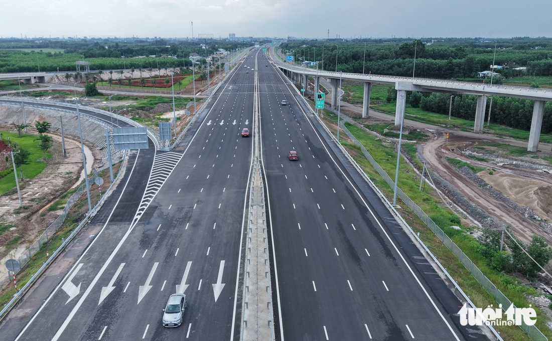 Đường vào “trái tim” công trường xây dựng sân bay Long Thành - Ảnh 4.
