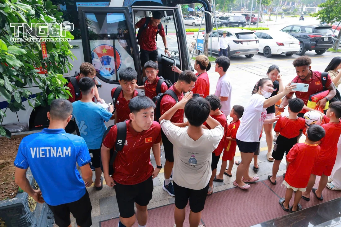Lên tuyển Việt Nam bằng 'vé vớt', Khổng Minh Gia Bảo sẵn sàng đấu Myanmar - Ảnh 6.