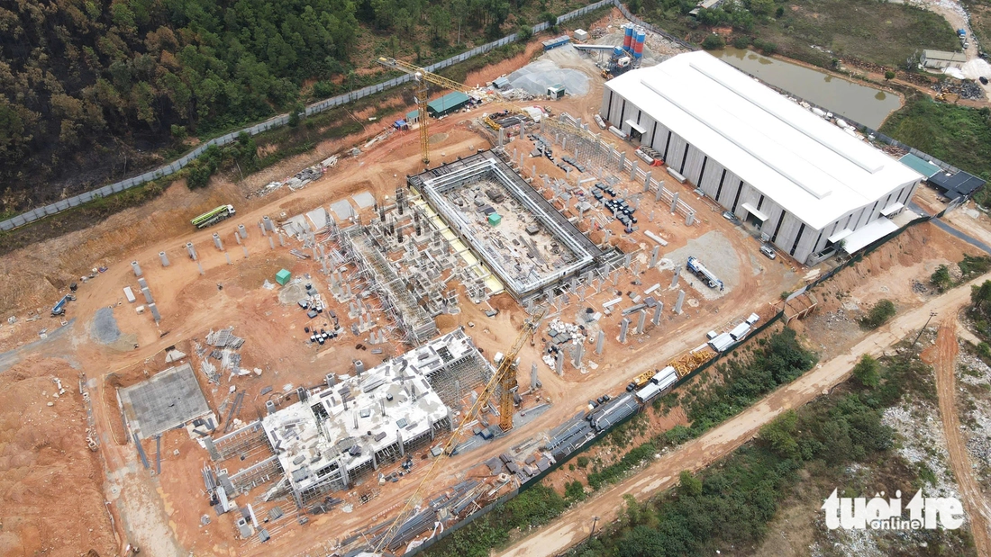Xuyên trưa ngăn khói lửa vụ cháy bãi rác lớn nhất Nghệ An - Ảnh 16.