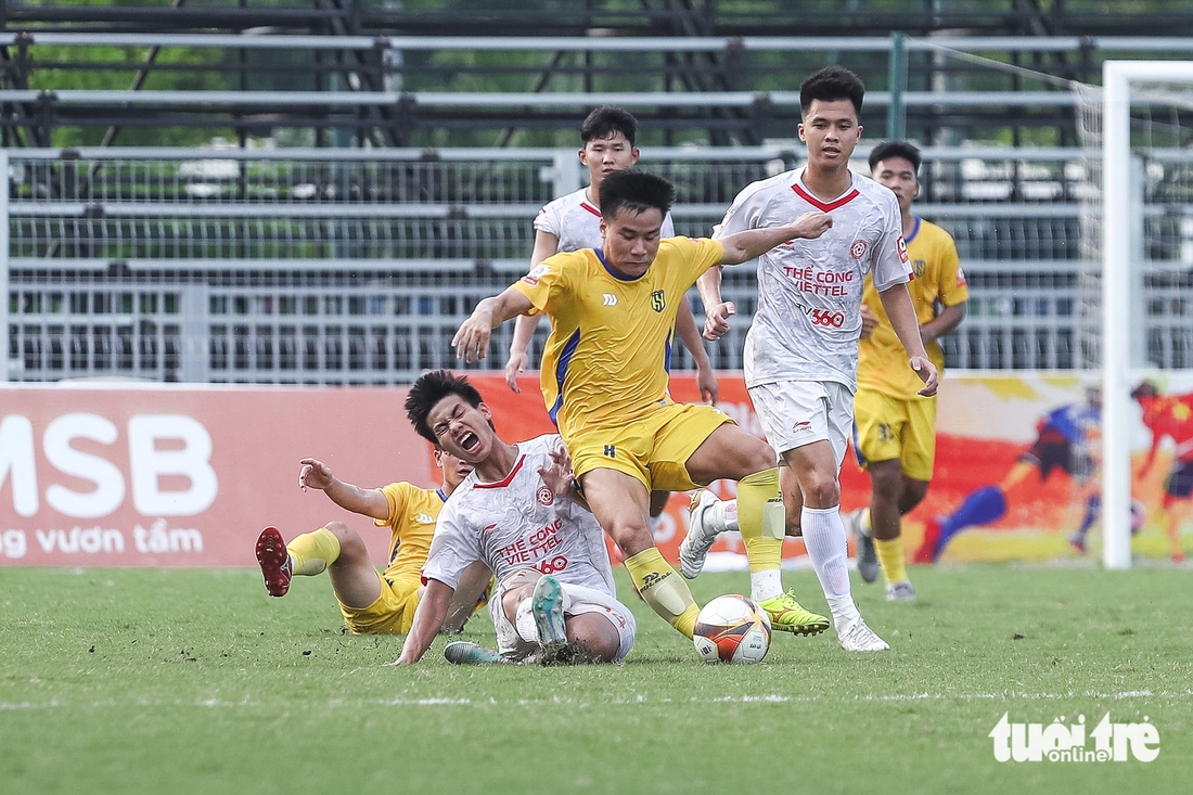 Cầu thủ U23 Việt Nam vui buồn lẫn lộn trước khi lên tuyển chuẩn bị cho Asiad 2026 - Ảnh 4.